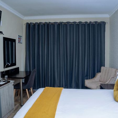 Q'S Boutique Stay Standerton Dış mekan fotoğraf