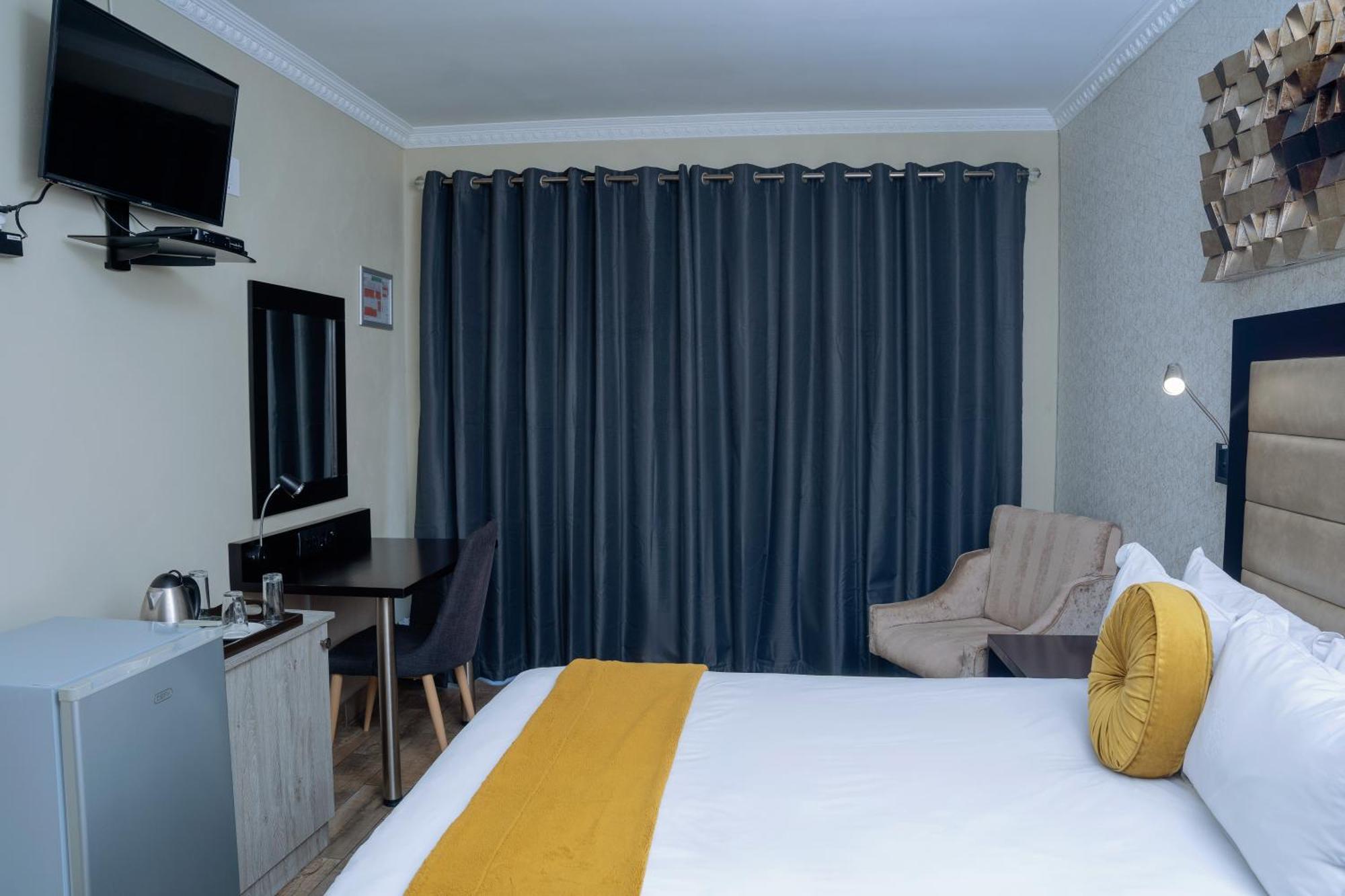 Q'S Boutique Stay Standerton Dış mekan fotoğraf