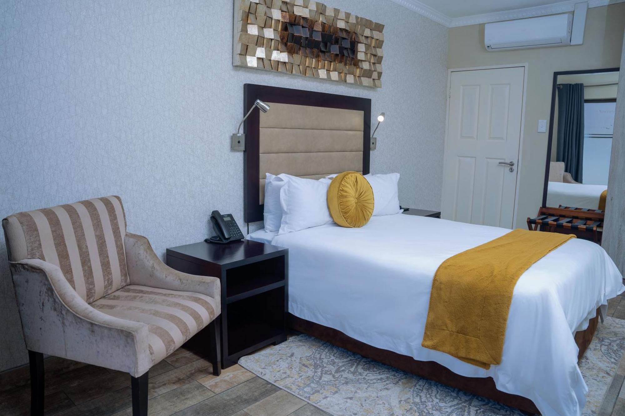 Q'S Boutique Stay Standerton Dış mekan fotoğraf